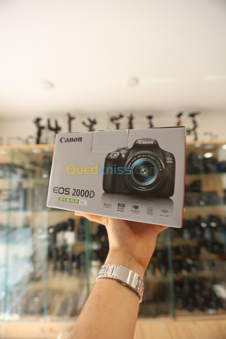 CANON 2000D