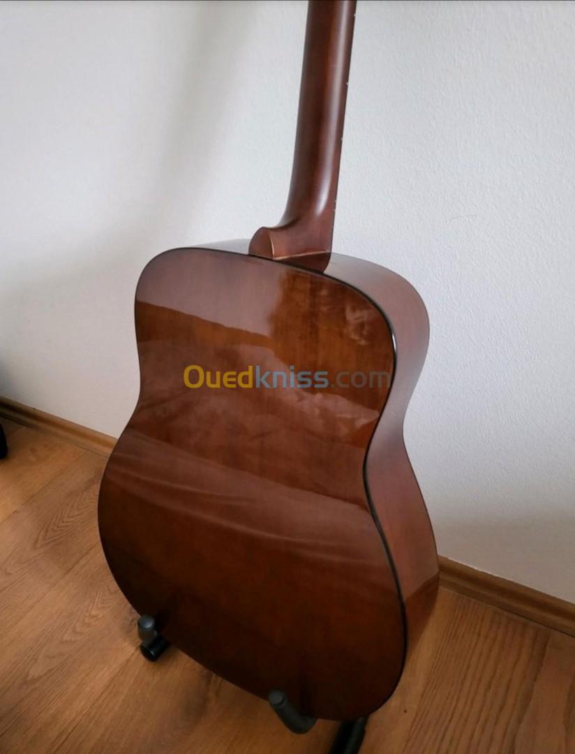 Guitare acoustique 