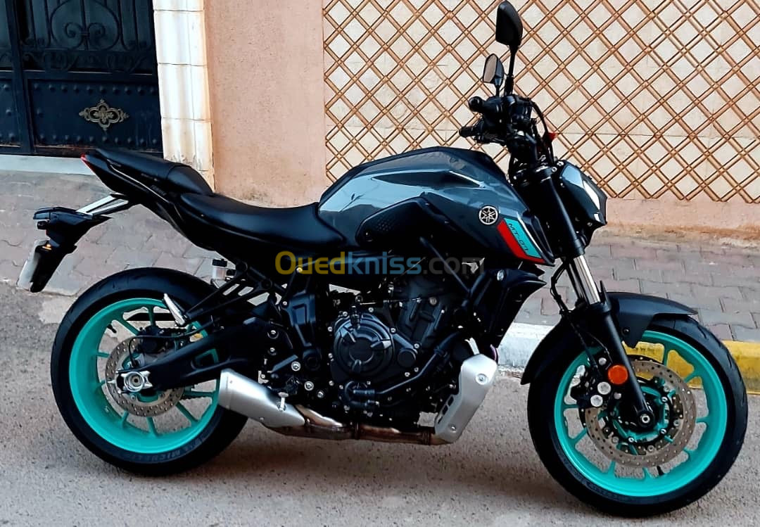 YAMAHA MT07 TABLETTE 2023