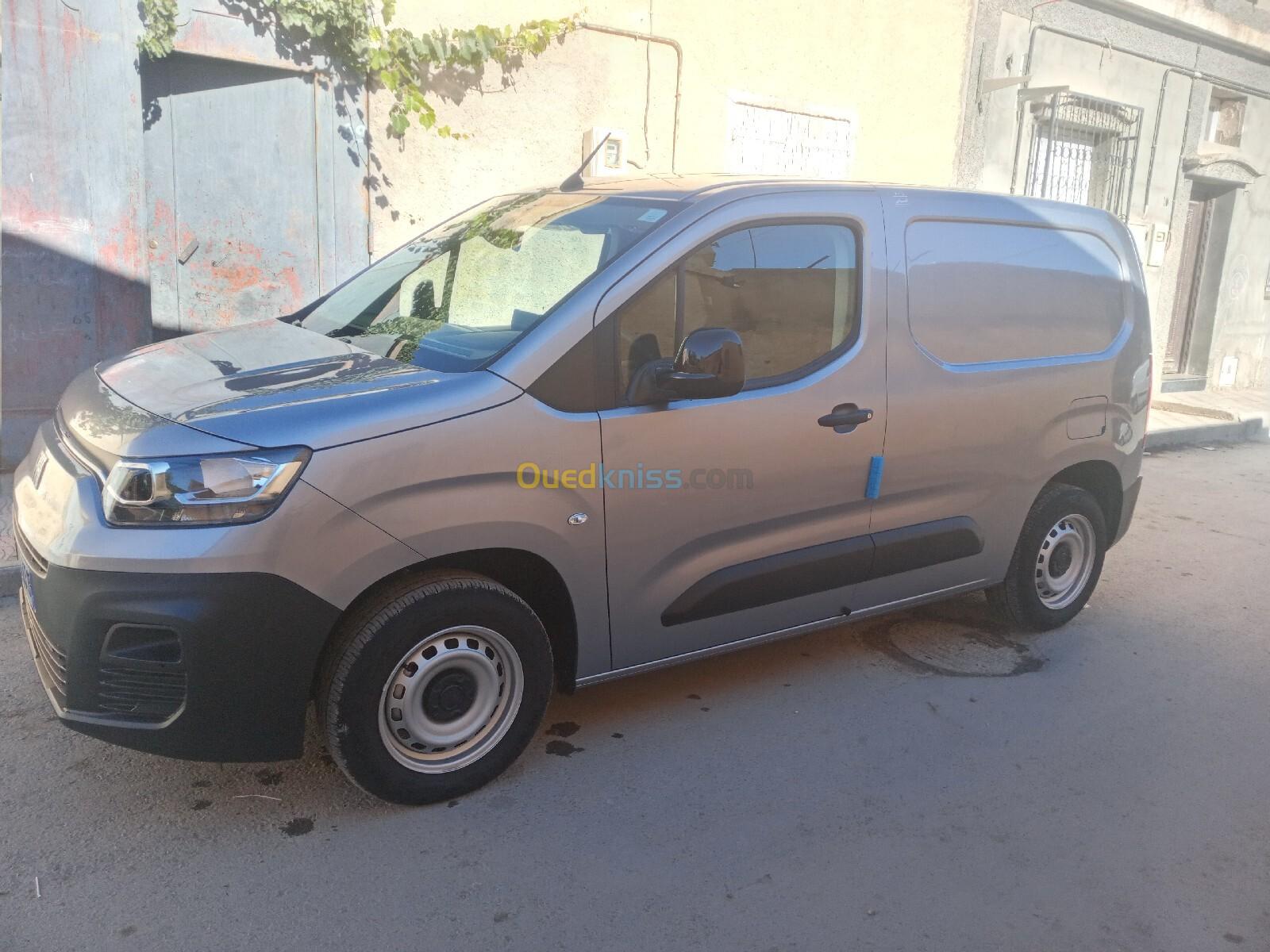 Fiat Doblo 2023 Italie trios plaace