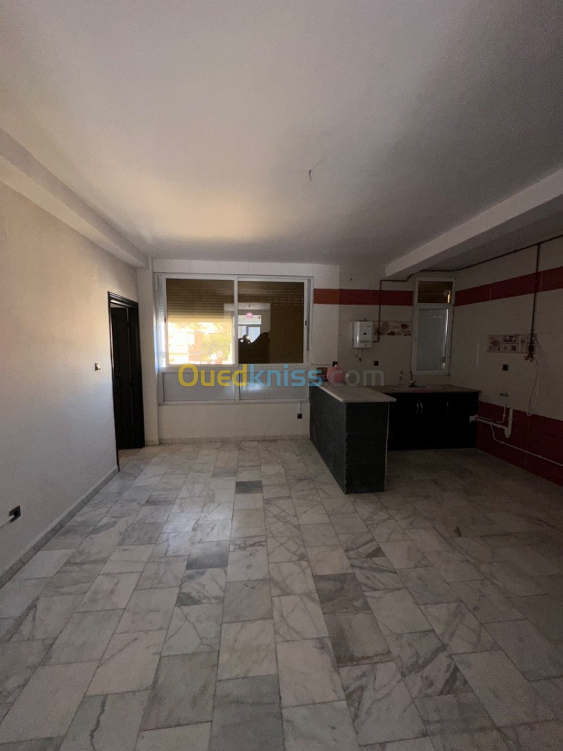 Rent Villa floor F4 Algiers Kouba