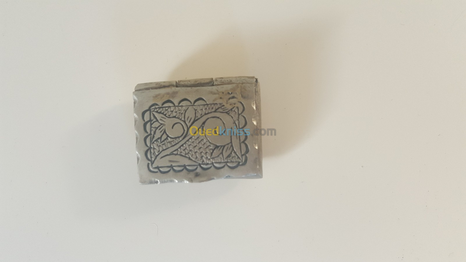 Ancienne boite miniature en argent  3,5 x 3 cm 