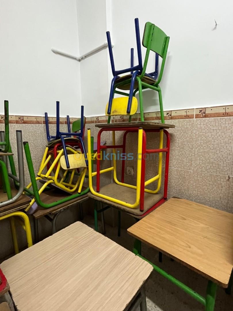 كراسي و طاولات للمدارس و الروضات Des tables pour les écoles et les crache 