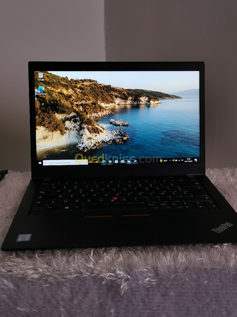 Lenovo thinkpad t480s i5 8th 8ram 258 SSD NVME m2 