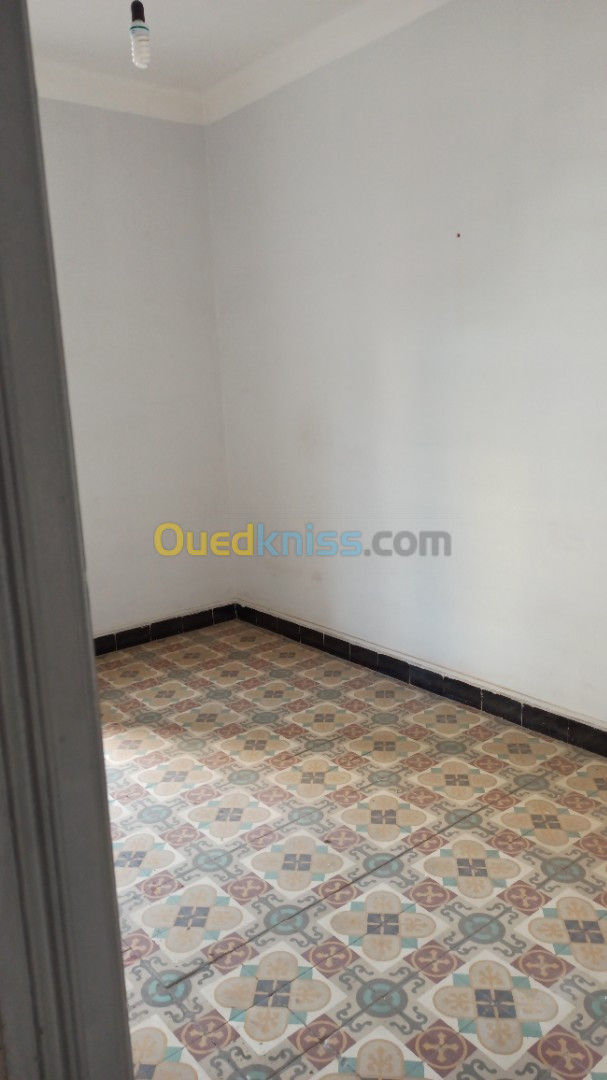 Location Appartement F4 Alger Hussein dey