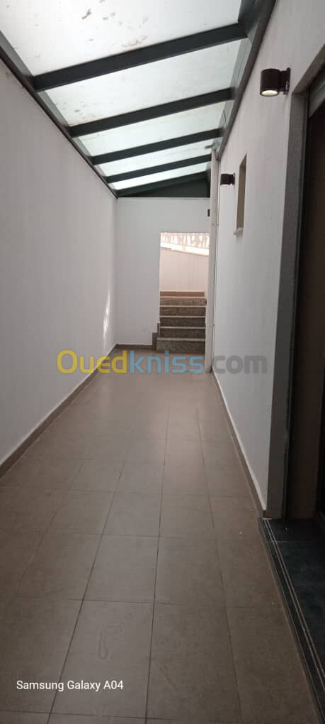 Location Appartement F2 Alger Hydra