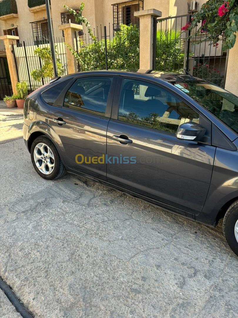 Ford Focus 5 portes 2010 Focus 5 portes