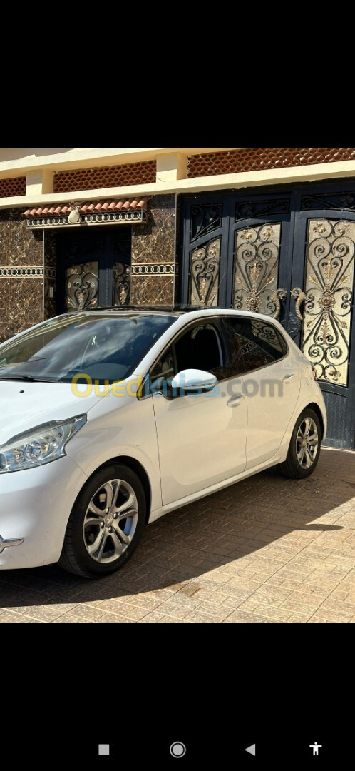 Peugeot 208 2014 Allure