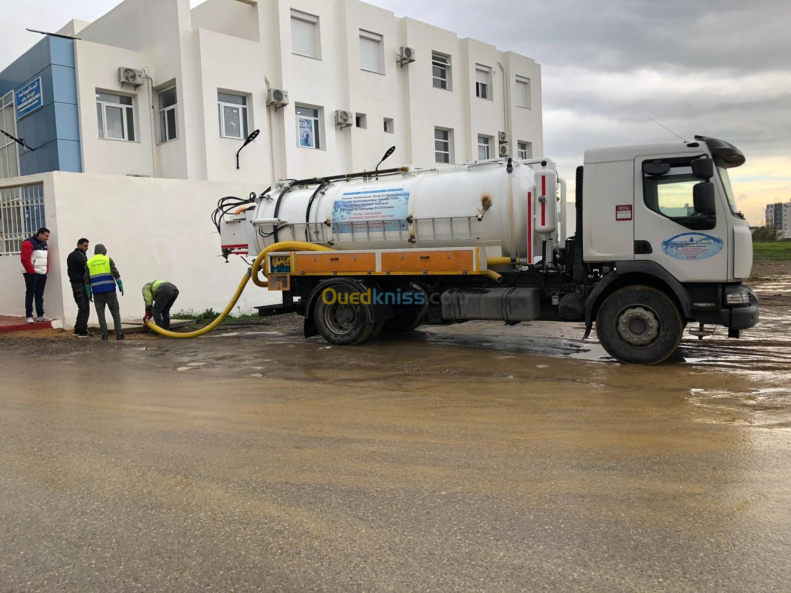 Camion vidange débouchage nettoyage 