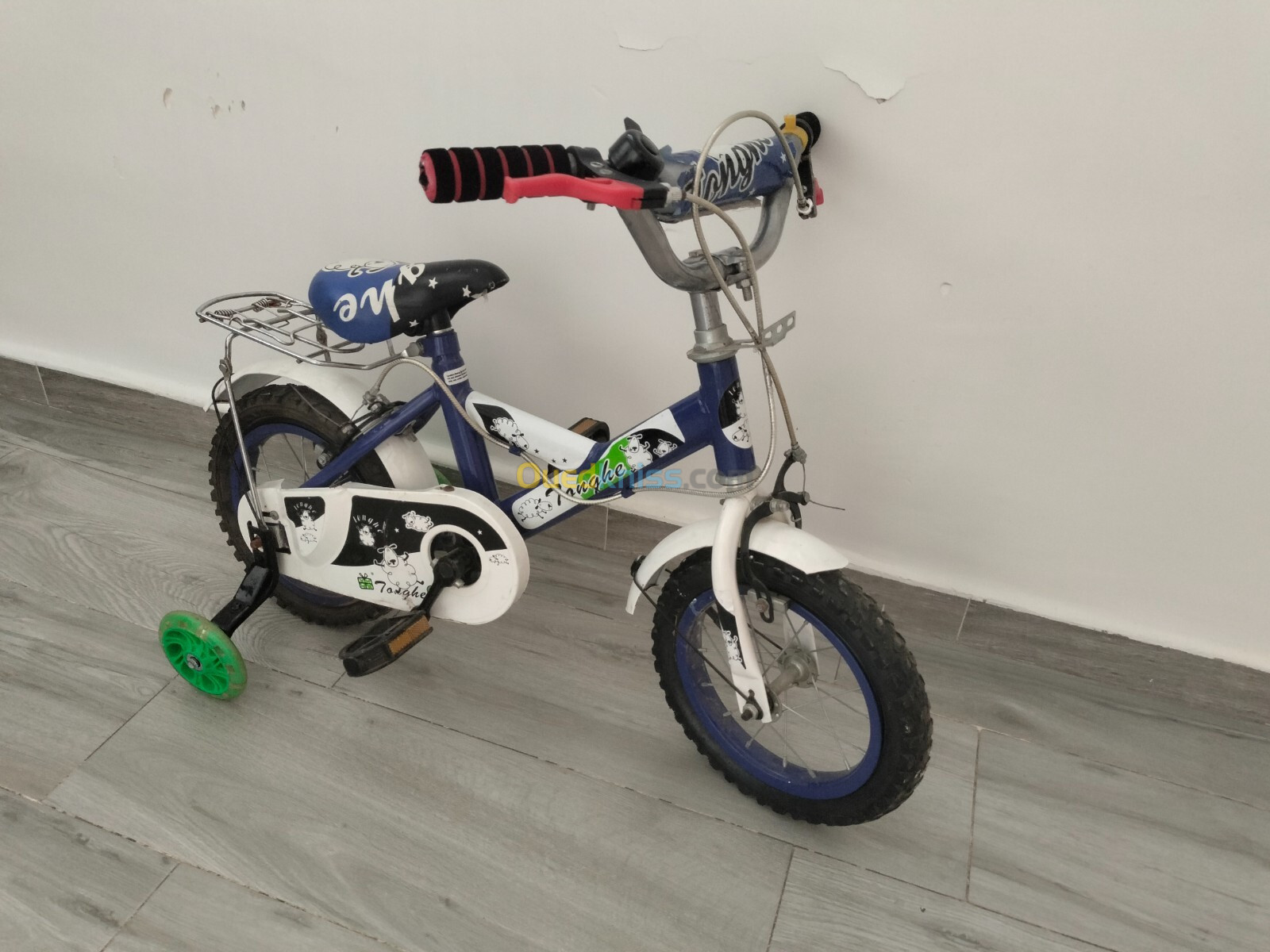 Vente vélo enfant âgé 3-4 ans