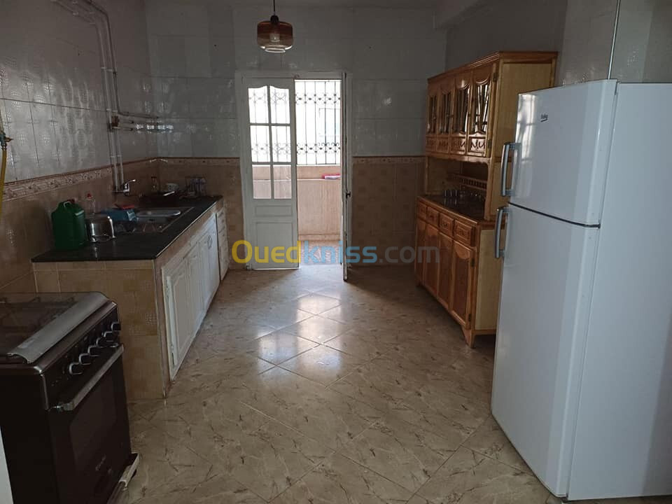 Location vacances Appartement F4 Mostaganem Mostaganem