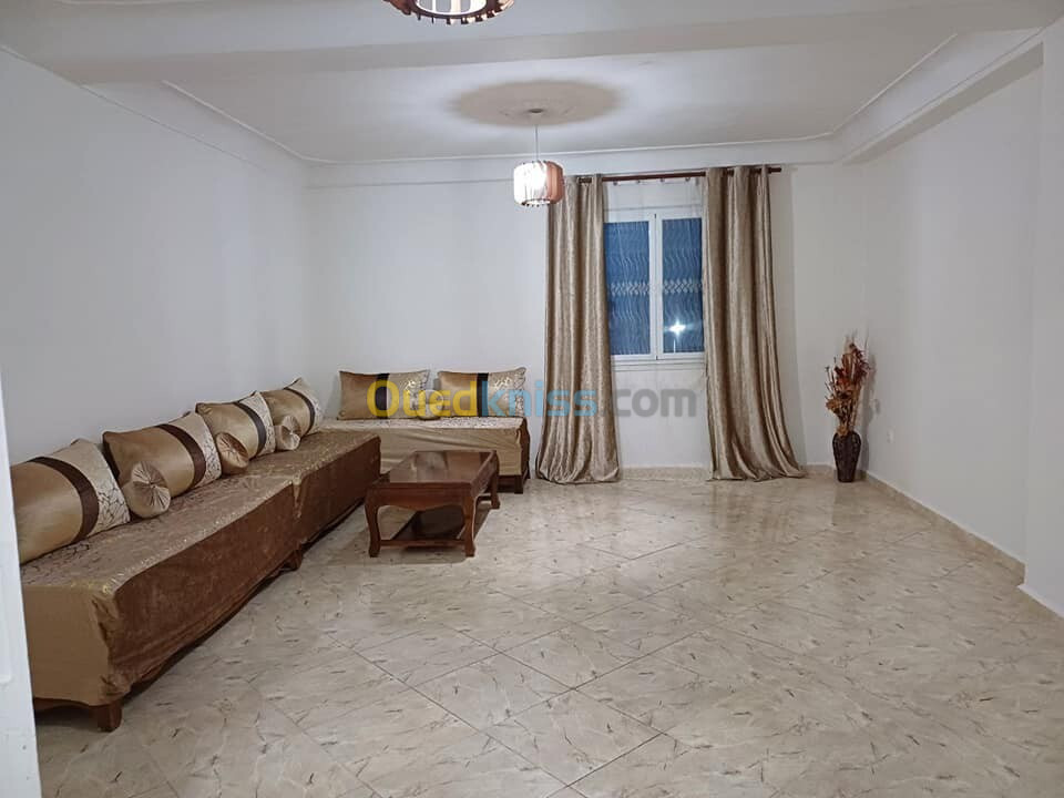 Location vacances Appartement F4 Mostaganem Mostaganem