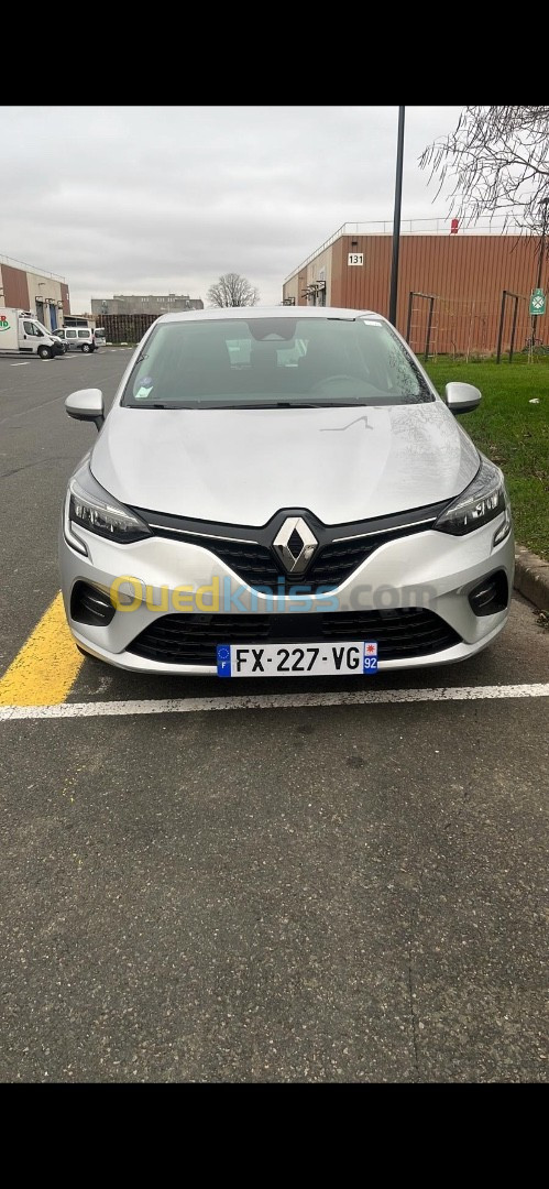 Renault Clio 5 E-tech 2021 