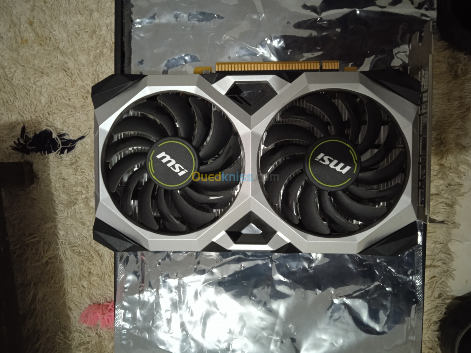 GTX 1660 Super 6GB presque neuf . 