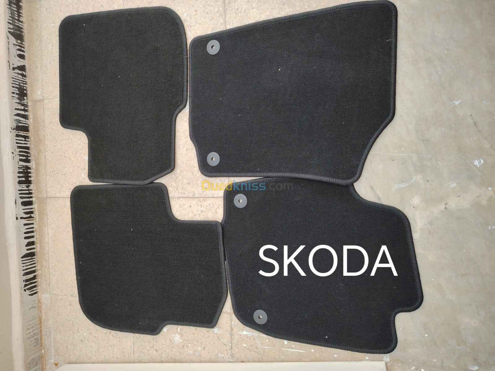 Tapis caddy et tapis SKODA RAPID