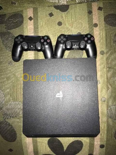 Ps4 slim 500gb deux manette