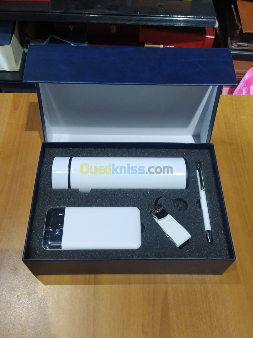 Coffret  de luxe thermo shop + power bank + stylo + flash disque