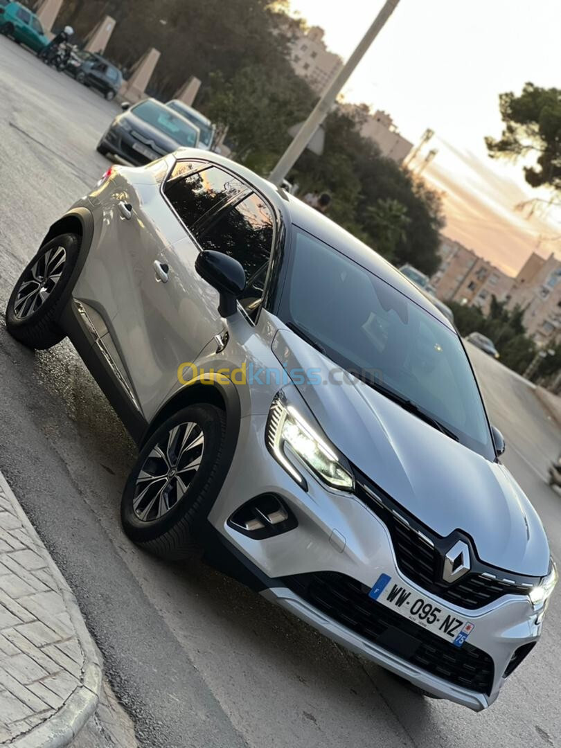 Renault Capture 2023 Silver