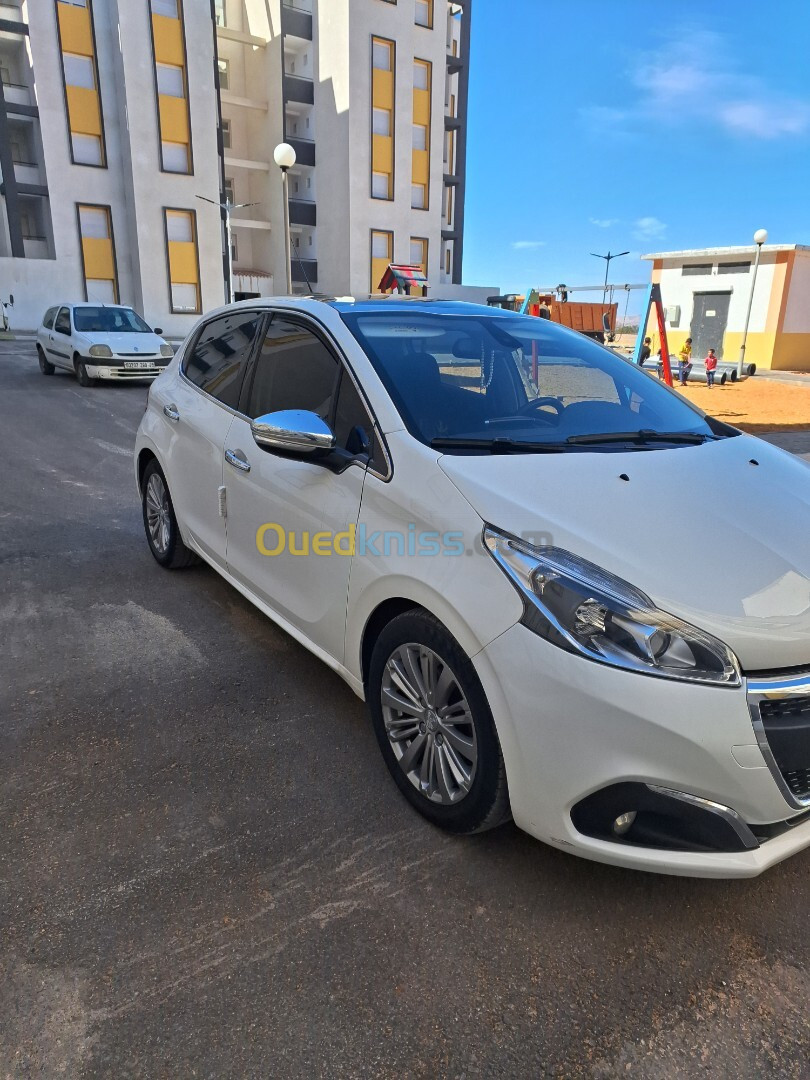 Peugeot 208 2018 Allure Facelift