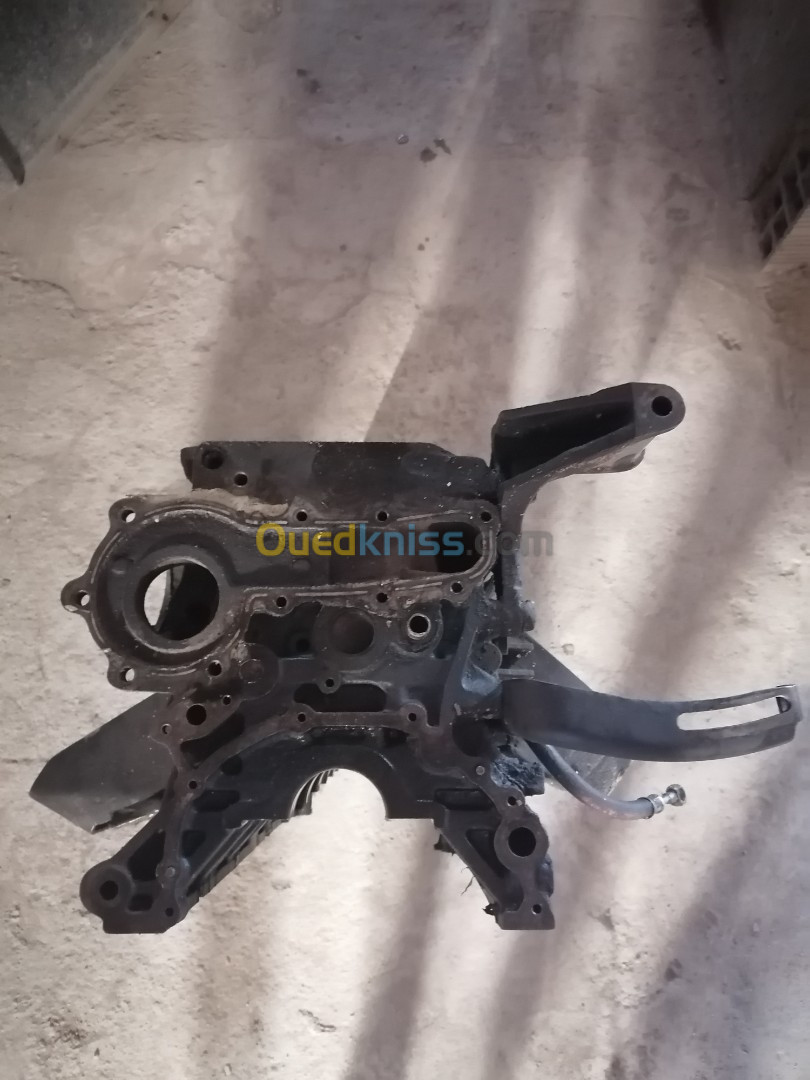 Bloc moteur Nissan patrol Rd28 diesel 