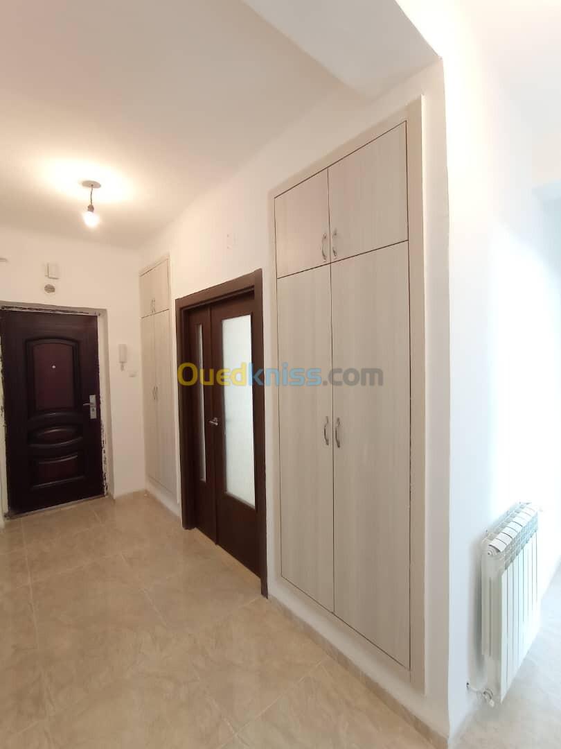 Location Appartement F4 Alger Bordj el bahri