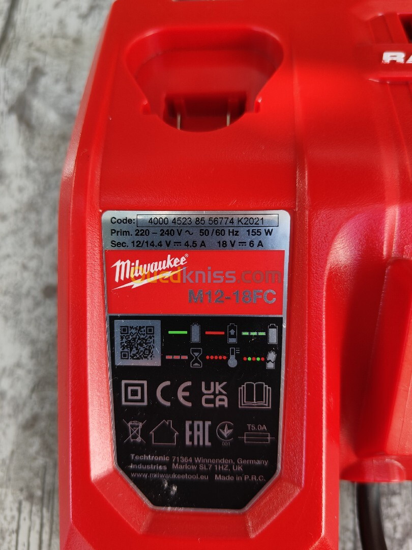 Milwaukee chargeur rapide 6A 18v 12v 