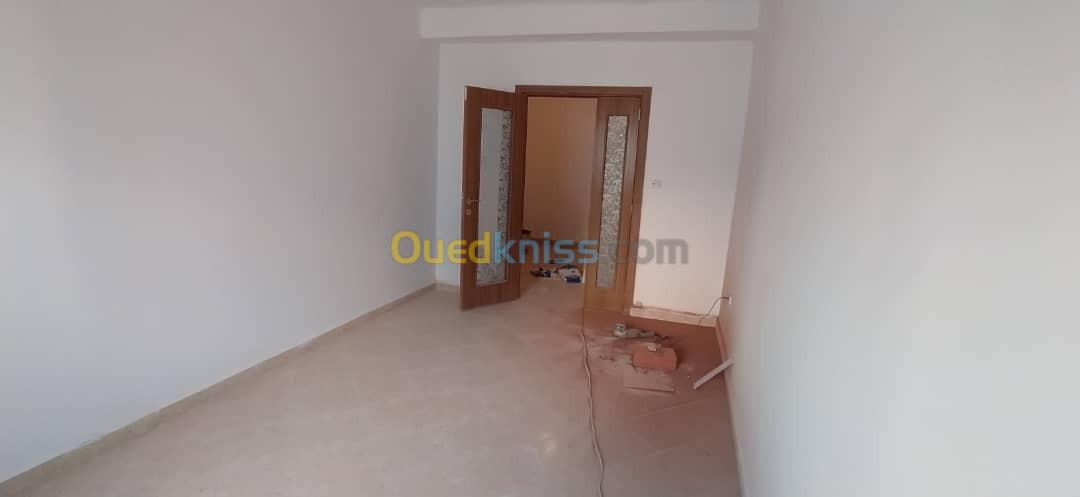 Vente Appartement F5 Blida Soumaa