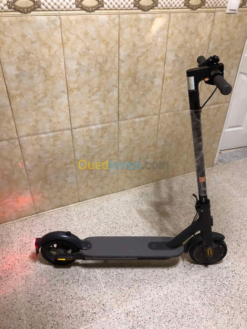 Trottinette électrique Xiaomi ESSENTIAL