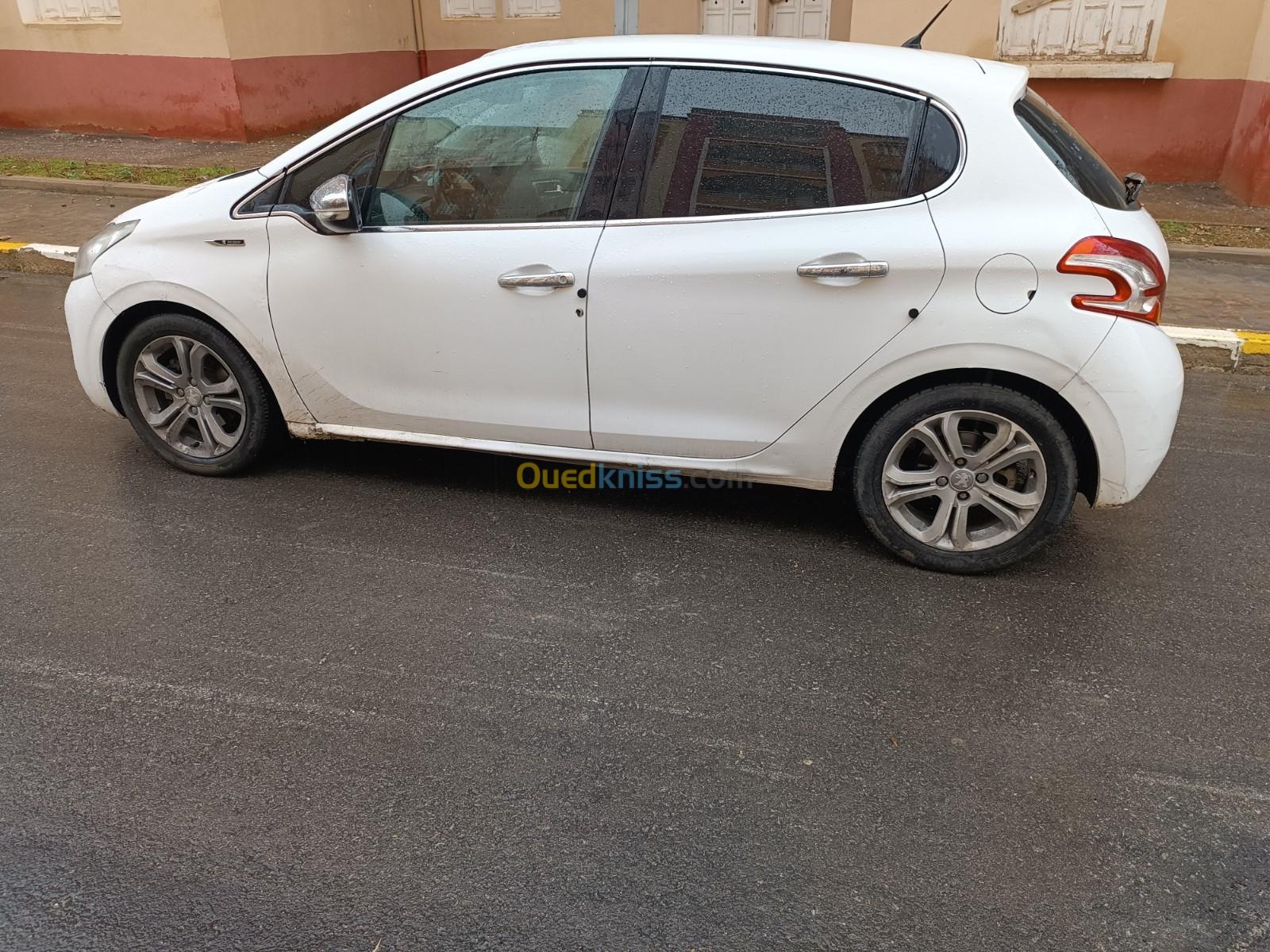 Peugeot 208 2014 