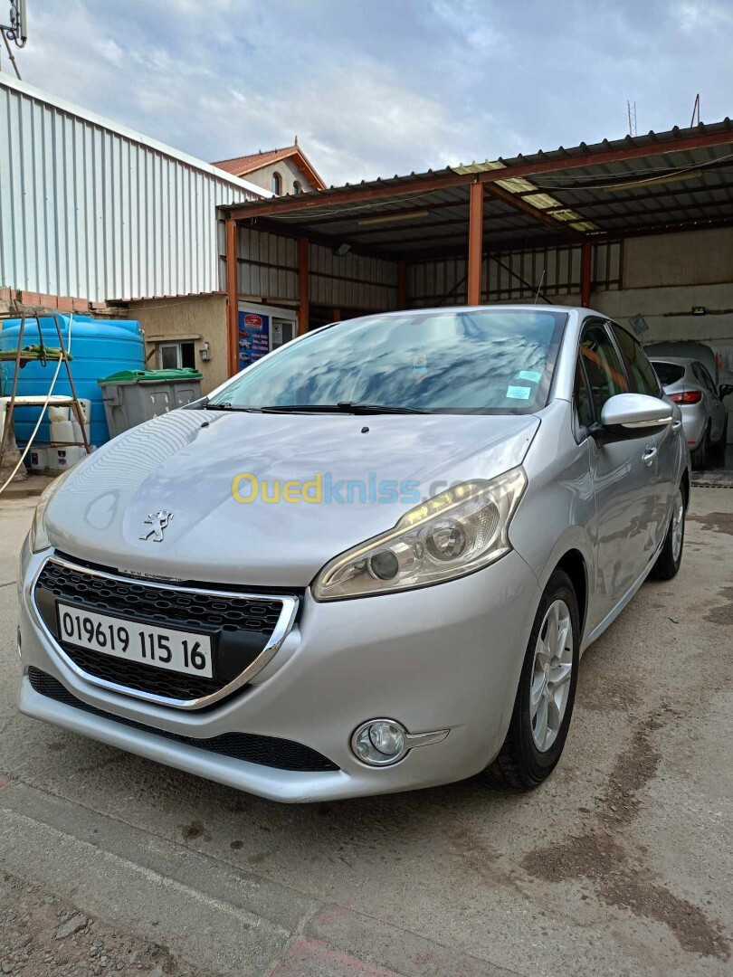 Peugeot 208 2015 Allure