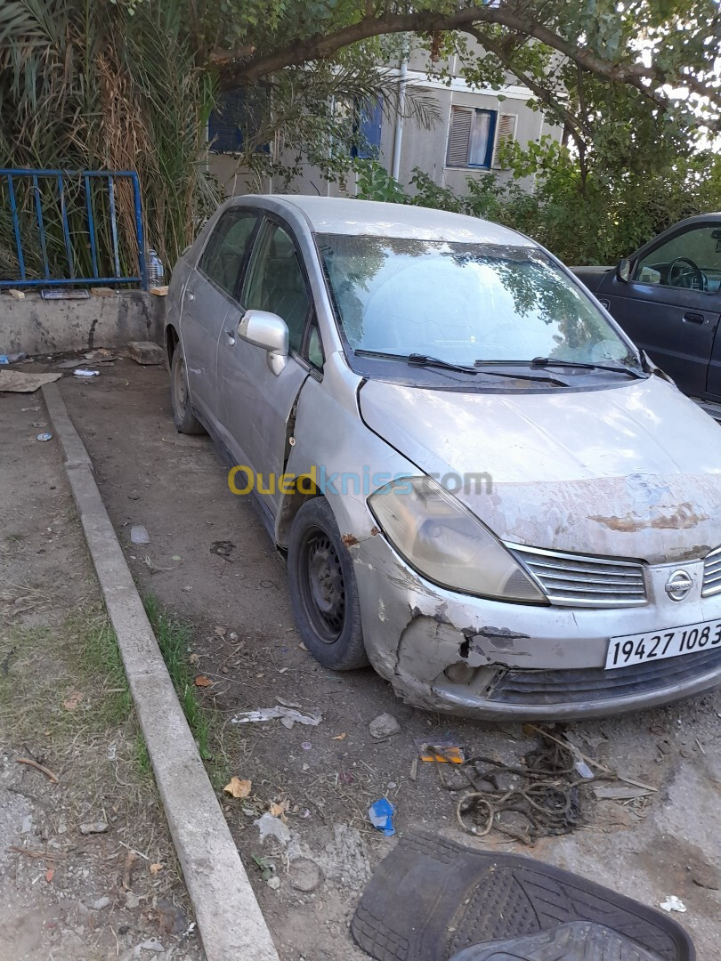 Nissan Tiida 5 portes 2008 