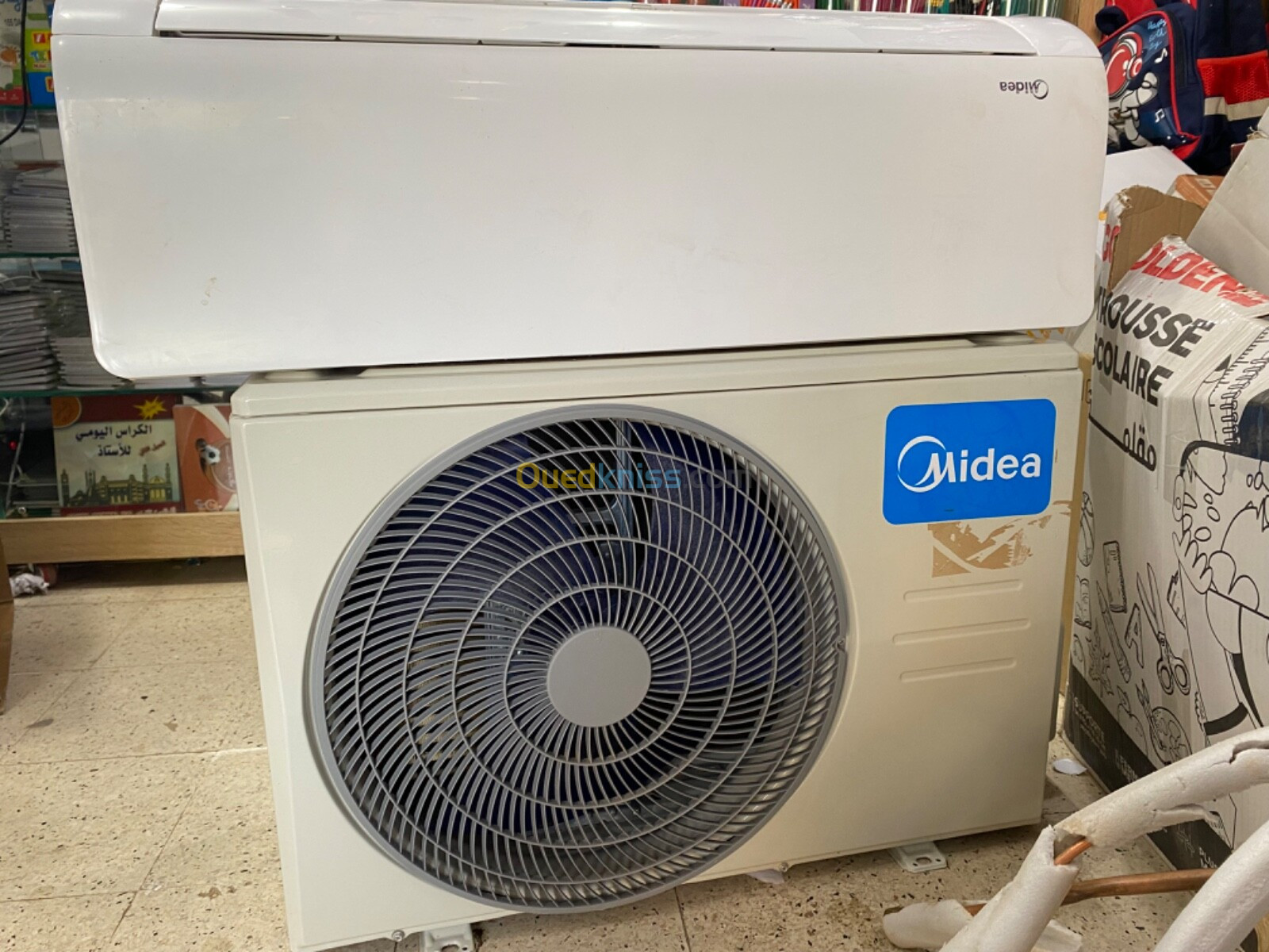 CLIMATISEUR MEDEA 12000 BTU MARCHÉ 3 MOIS PRESQUE NEUF 