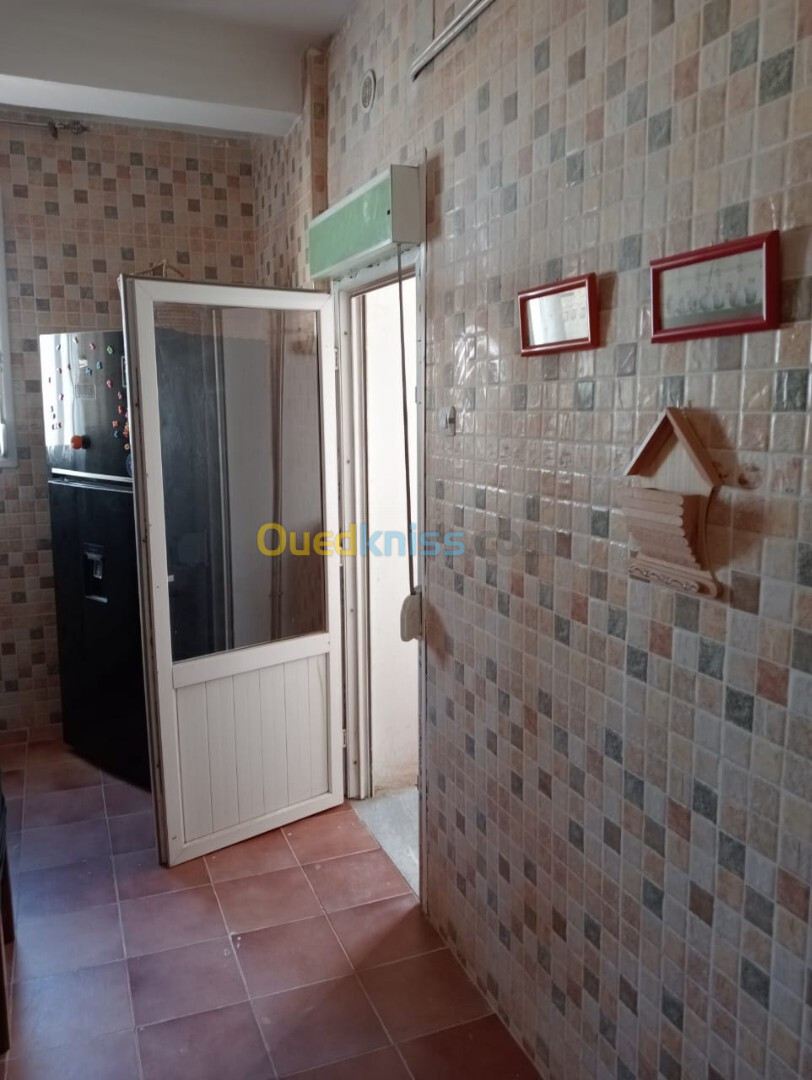 Location Appartement F4 Blida Blida