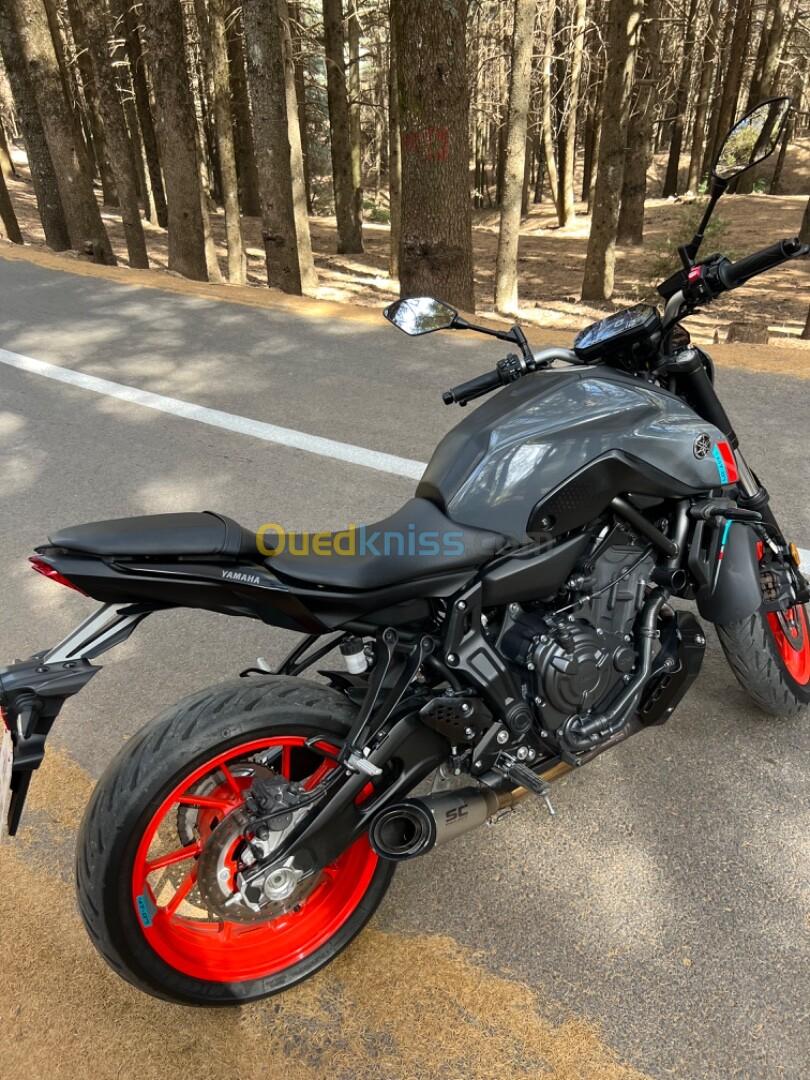 YAMAHA MT 07 2021