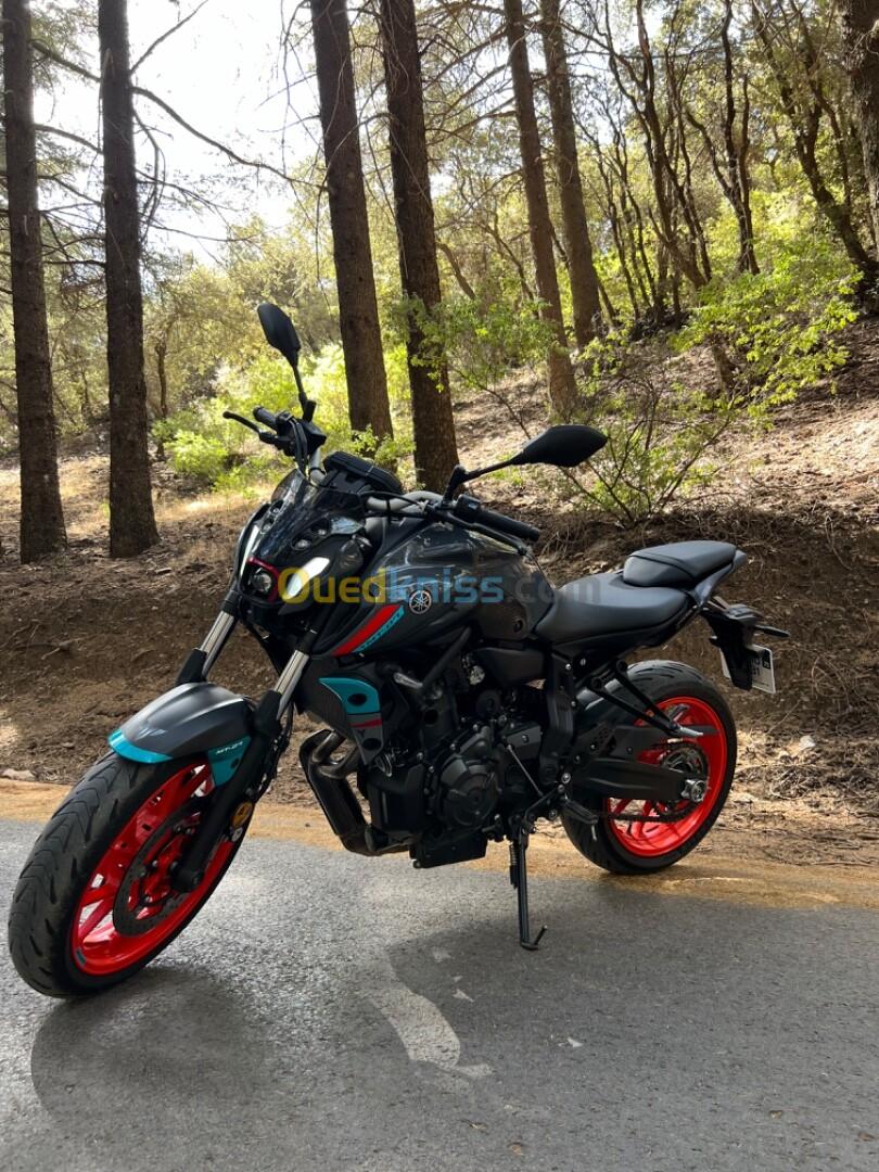 YAMAHA MT 07 2021