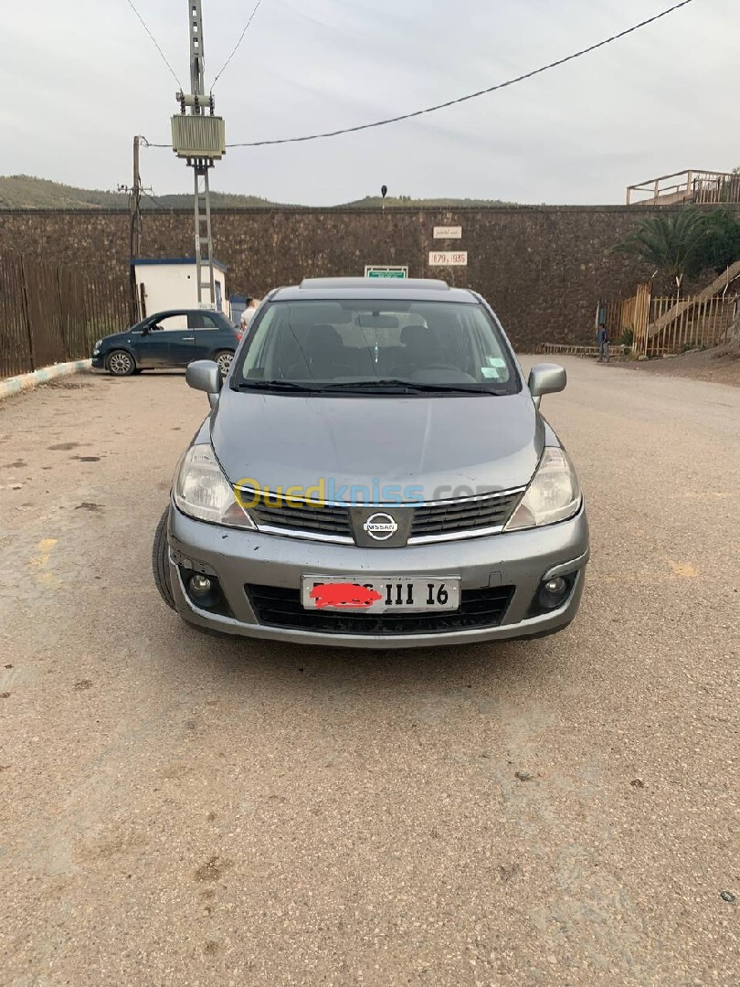 Nissan Tiida 5 portes 2011 