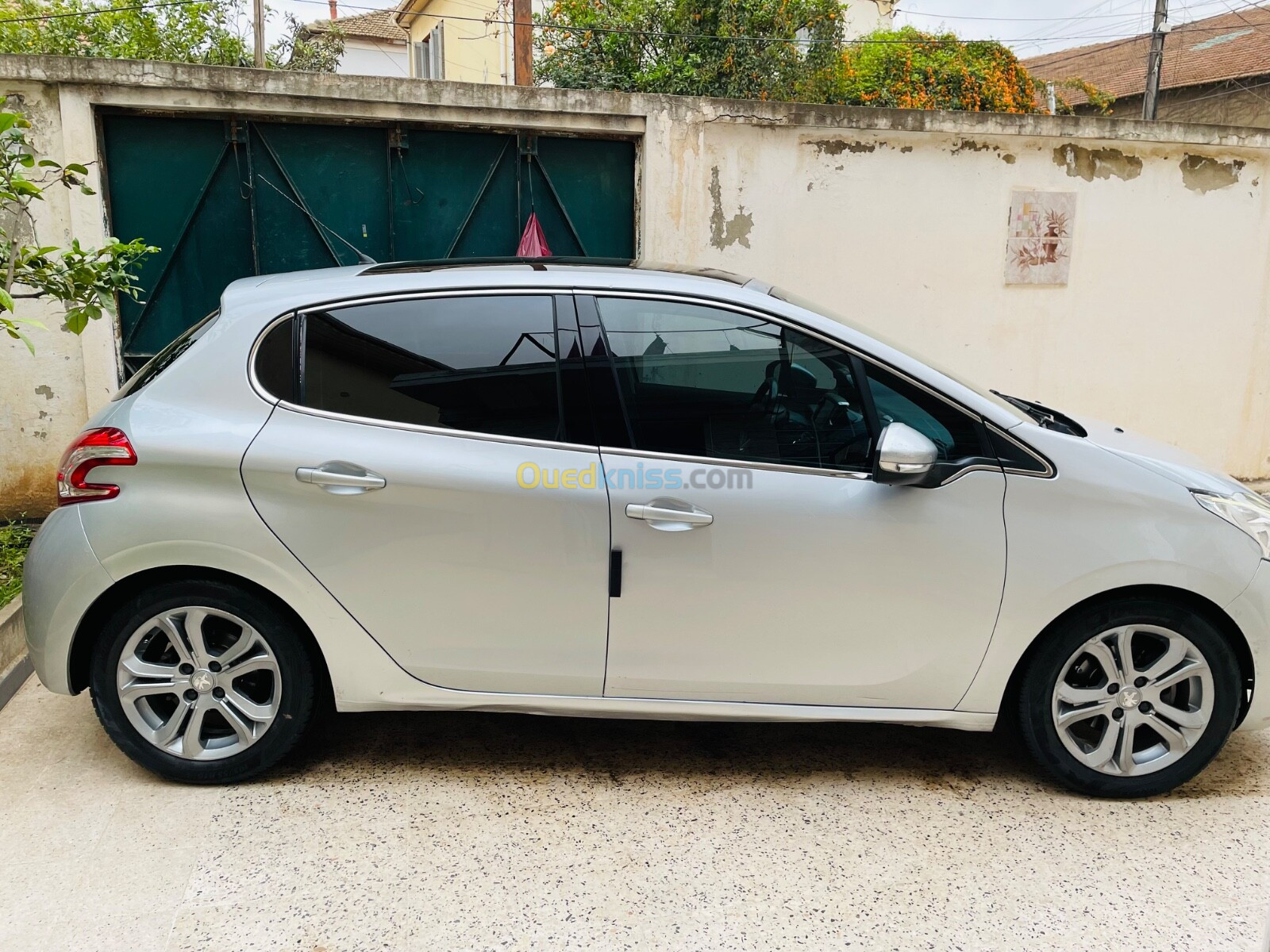 Peugeot 208 2015 Allure