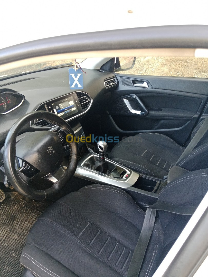 Peugeot 308 2015 Allure