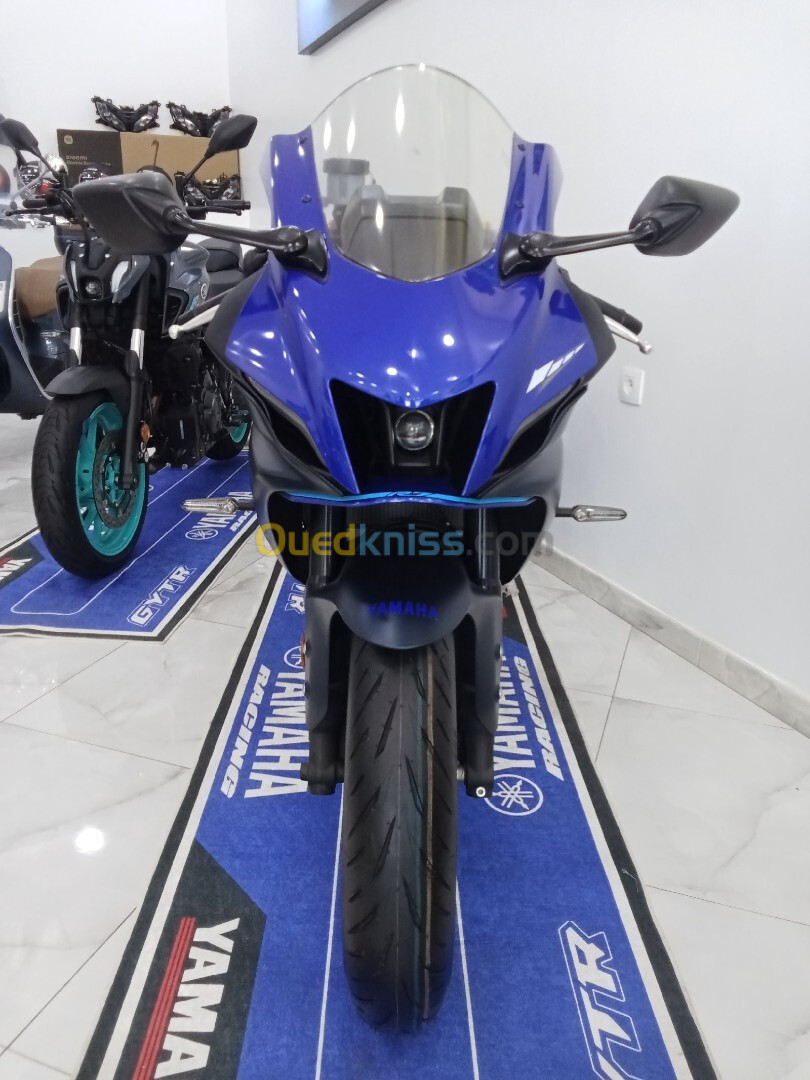 Yamaha R7 2022