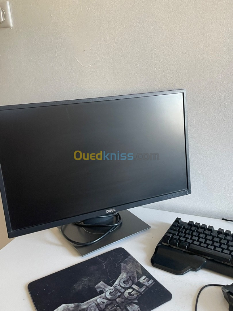 Ecran moniteur Dell P2417H avec clavier , souris et tapis de souris 