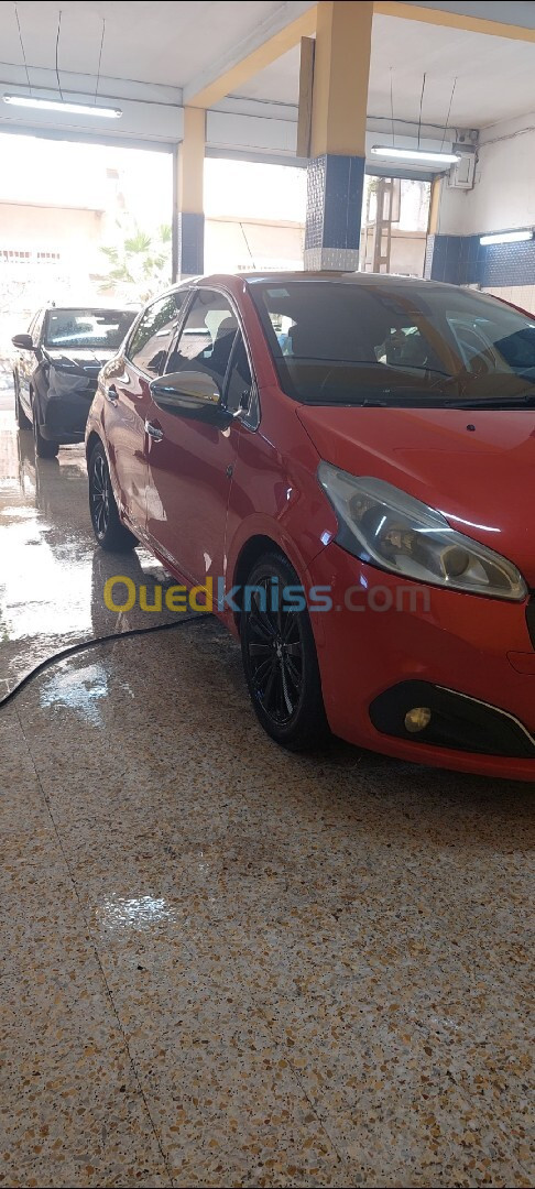 Peugeot 208 2015 Allure