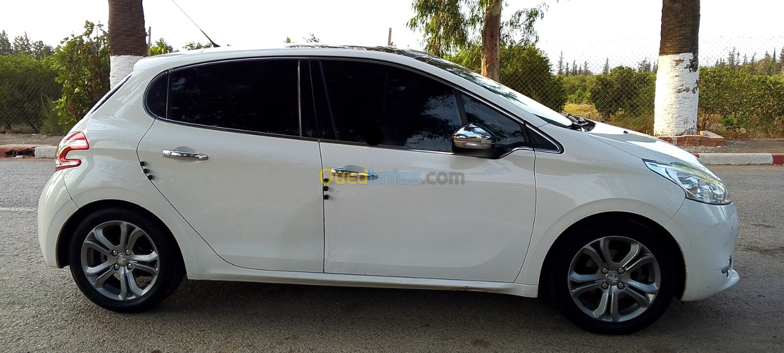 Peugeot 208 2015 Allure