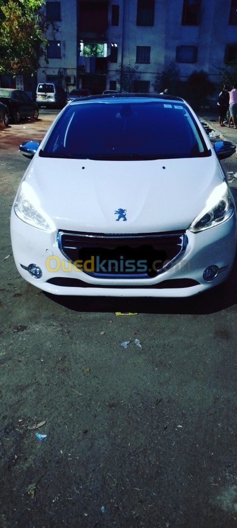 Peugeot 208 2015 Allure