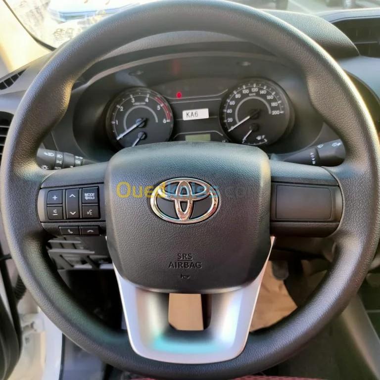 Toyota Hilux 2023 DC 4x4