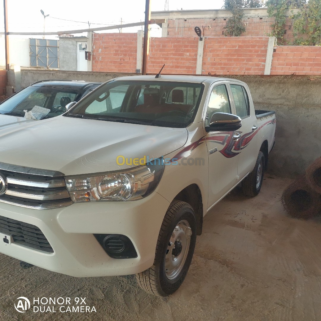 Toyota Hilux 2023 DC 4x4