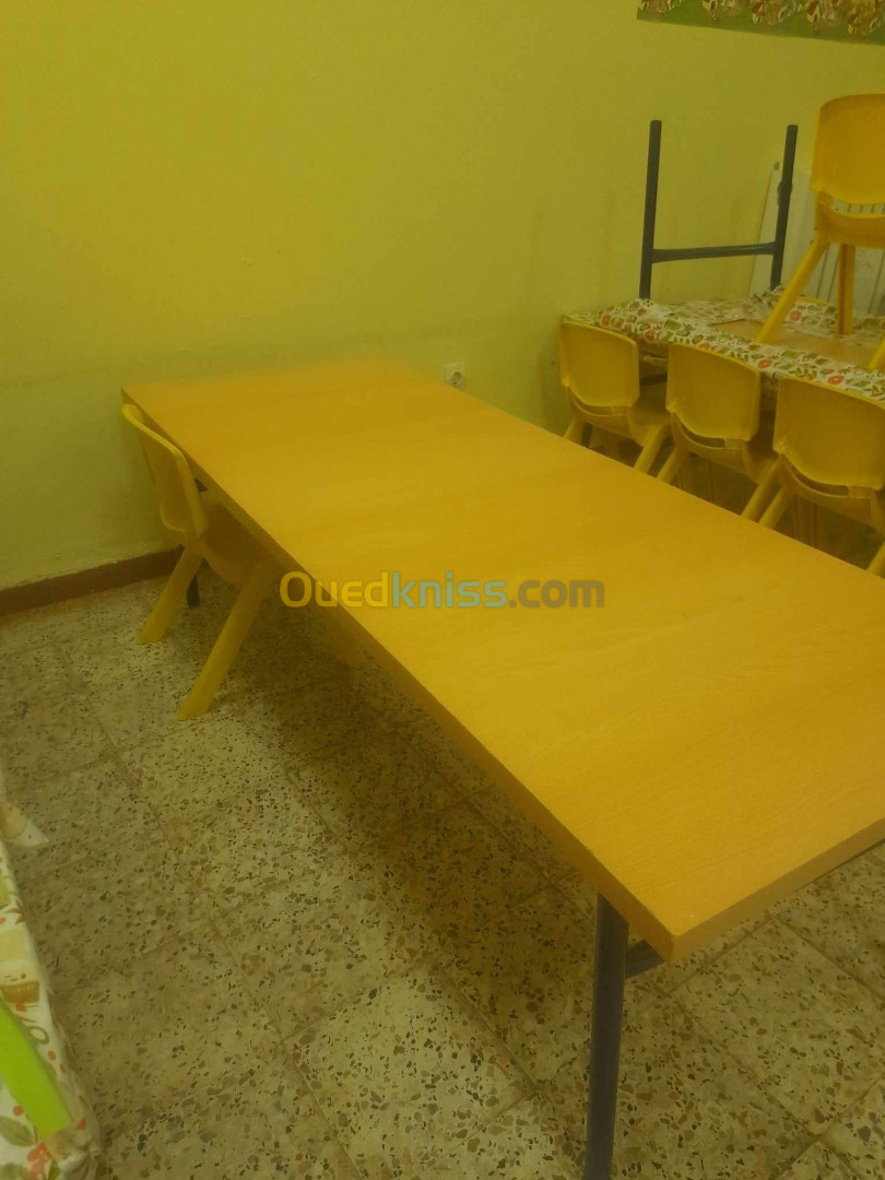 Des Tables Pour Les Écoles Et Les Crache كراسي و طاولات للمدارس و الروضات