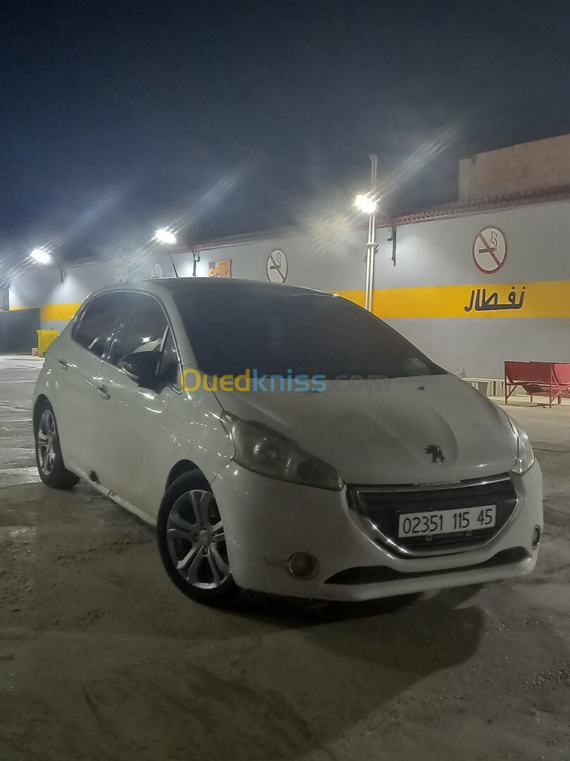 Peugeot 208 2015 Allure