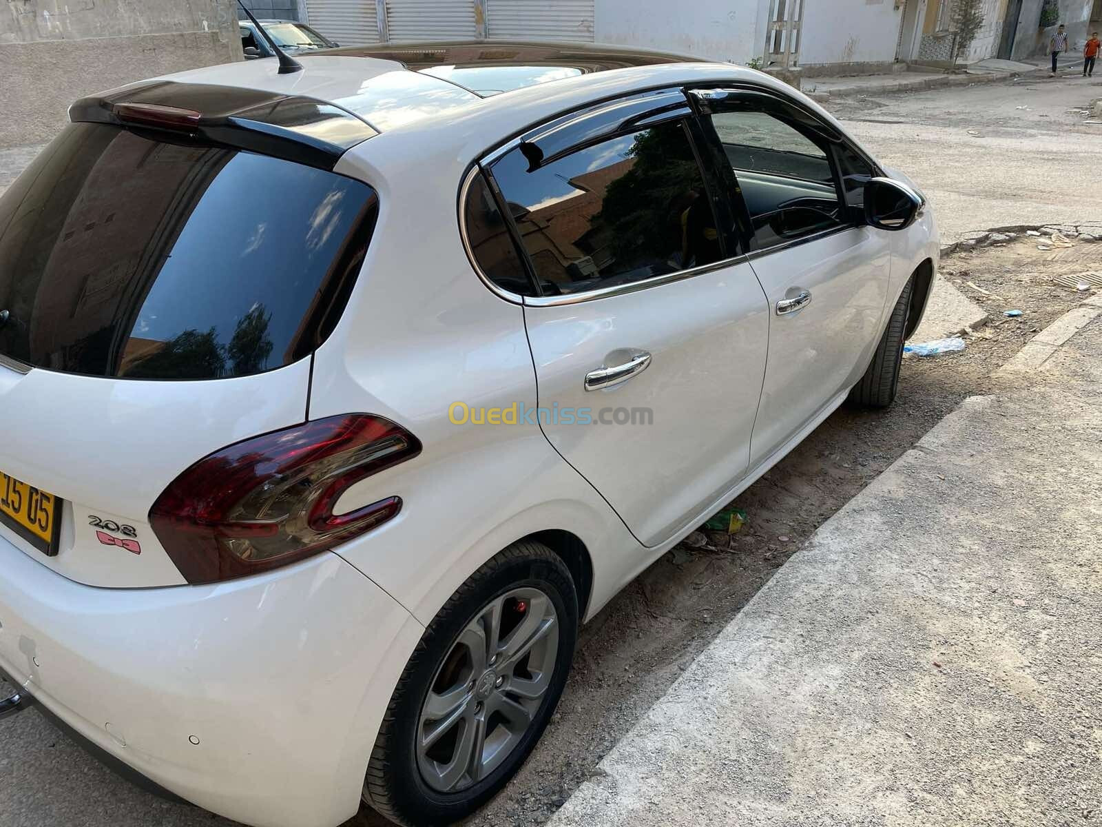 Peugeot 208 2015 Allure