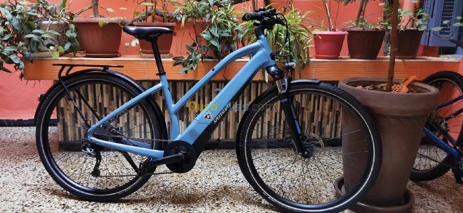 Velo électrique  spécialisée turbo vado avec chargeur d'origine 