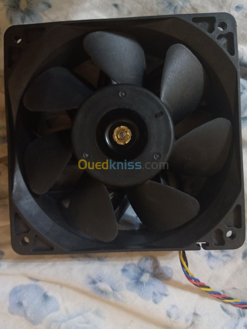 SG121238BS  Ventilateur de refroidissement pour Antminer  